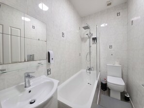 Unclassified image, 5 of 12, button - Urban retreat near the station | Sleeps 7 (London)