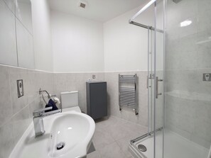 Unclassified image, 2 of 12, button - Urban retreat near the station | Sleeps 7 (London)