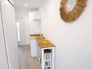 Dining - Central studio La Tranche-sur-Mer - 2 guests (La Tranche-sur-Mer)