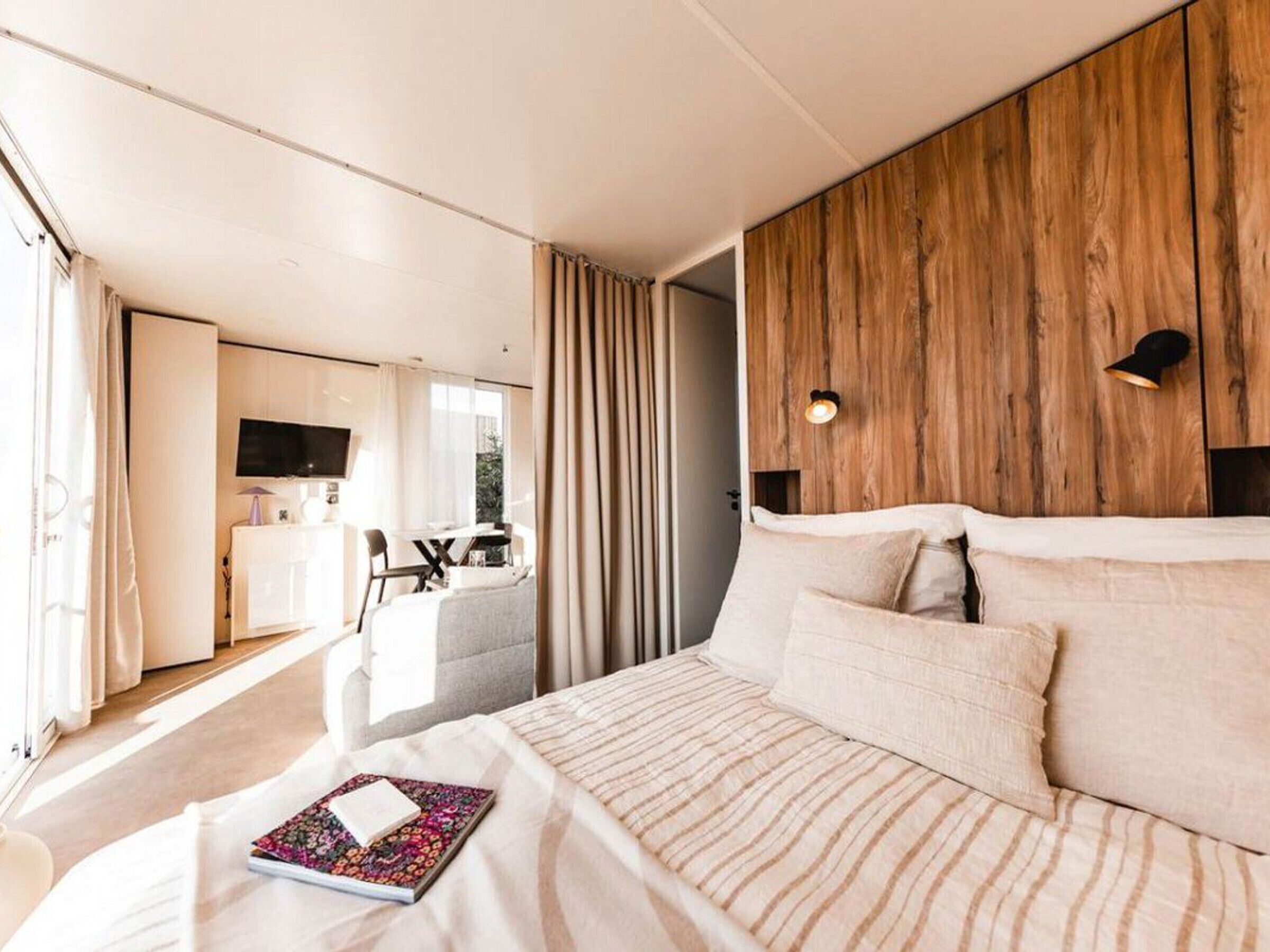 1 habitación y ropa de cama 