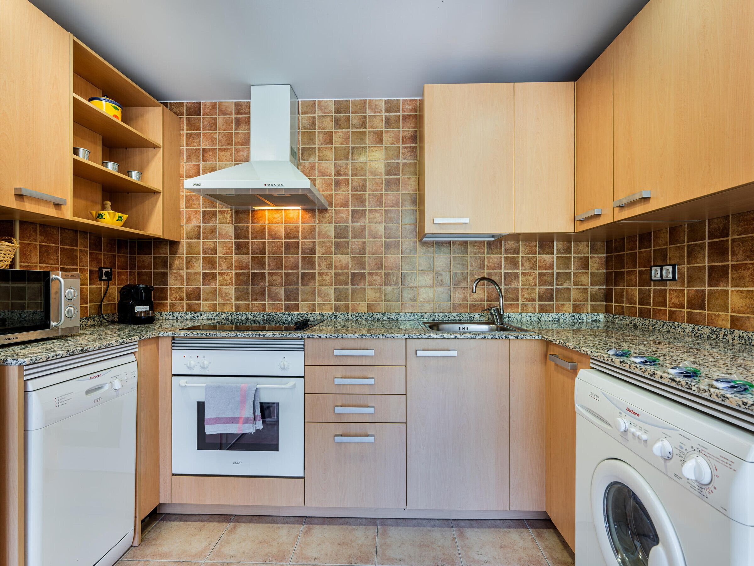 Coffee/tea maker, microwave, oven, stovetop