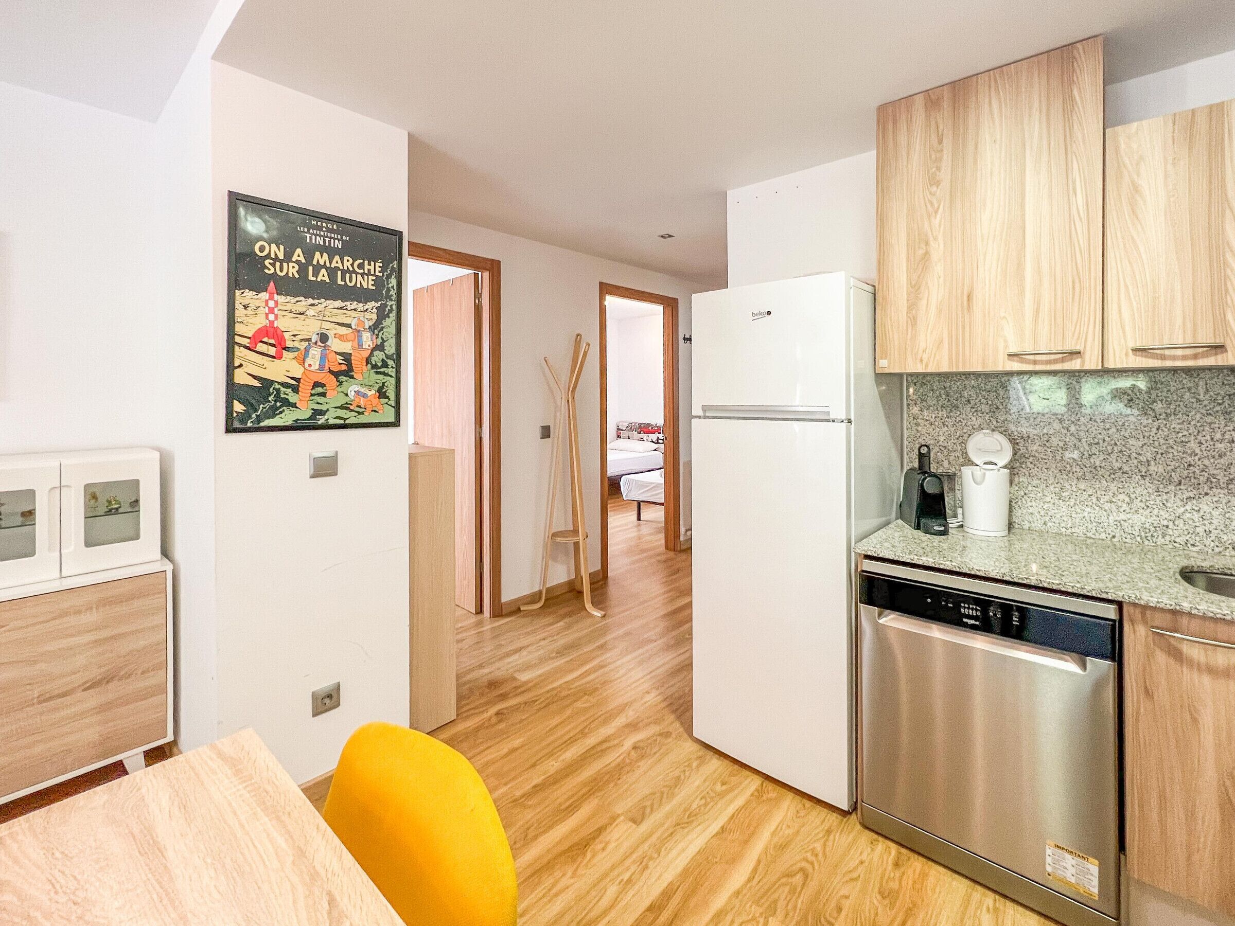 Microwave, oven, dishwasher, coffee/tea maker