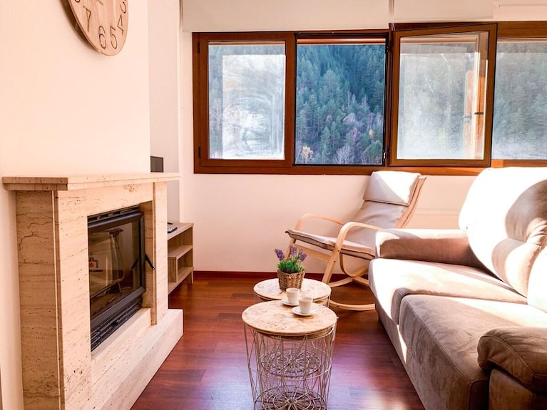 Modern Comfort In Arinsal, Includes Parking, Close To Slopes - Andorra