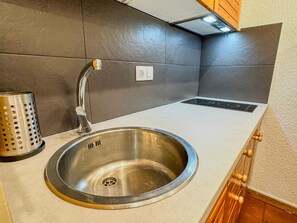 Fridge, microwave, oven, coffee/tea maker - Panoramic Studio in El Tarter with Parking - 4 pax (El Tarter)