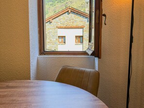 Dining - Panoramic Studio in El Tarter with Parking - 4 pax (El Tarter)