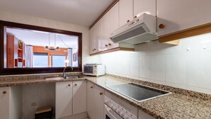 Coffee/tea maker, microwave, oven, toaster