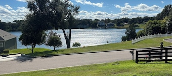 Spacious 2-bedroom house in tranquil Eustis neighborhood