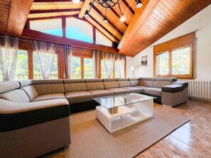 Unclassified image, 2 of 32, button - Rider Apartment - 8 Guests, 4 Bedrooms (Pal)