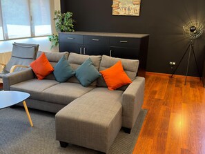 TV - Modern Apartment Arinsal 2 Bedrooms, 4 Pers, Parking Included (Arinsal)