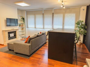 Interior - Modern Apartment Arinsal 2 Bedrooms, 4 Pers, Parking Included (Arinsal)