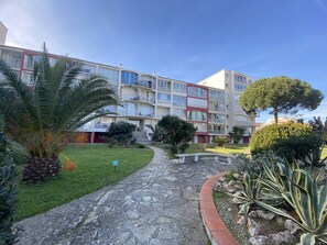 Exterior - Apartment with parking, pets welcome - 4 guests (Canet-Plage)