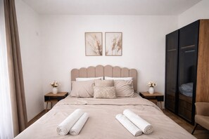 2 bedrooms, WiFi, bed sheets, wheelchair access - Wonderful 2-bedroom apartment with AC in charming Ulcinj Long Beach Montenegro (Ulcinj)