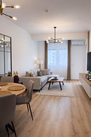 Smart TV - Wonderful 2-bedroom apartment with AC in charming Ulcinj Long Beach Montenegro (Ulcinj)