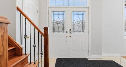 Spacious 3BR Brampton Retreat - Treadmill and Deck