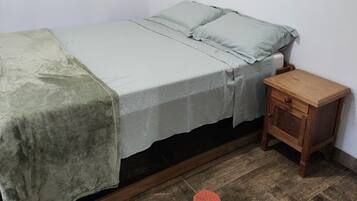 1 bedroom, WiFi, bed sheets