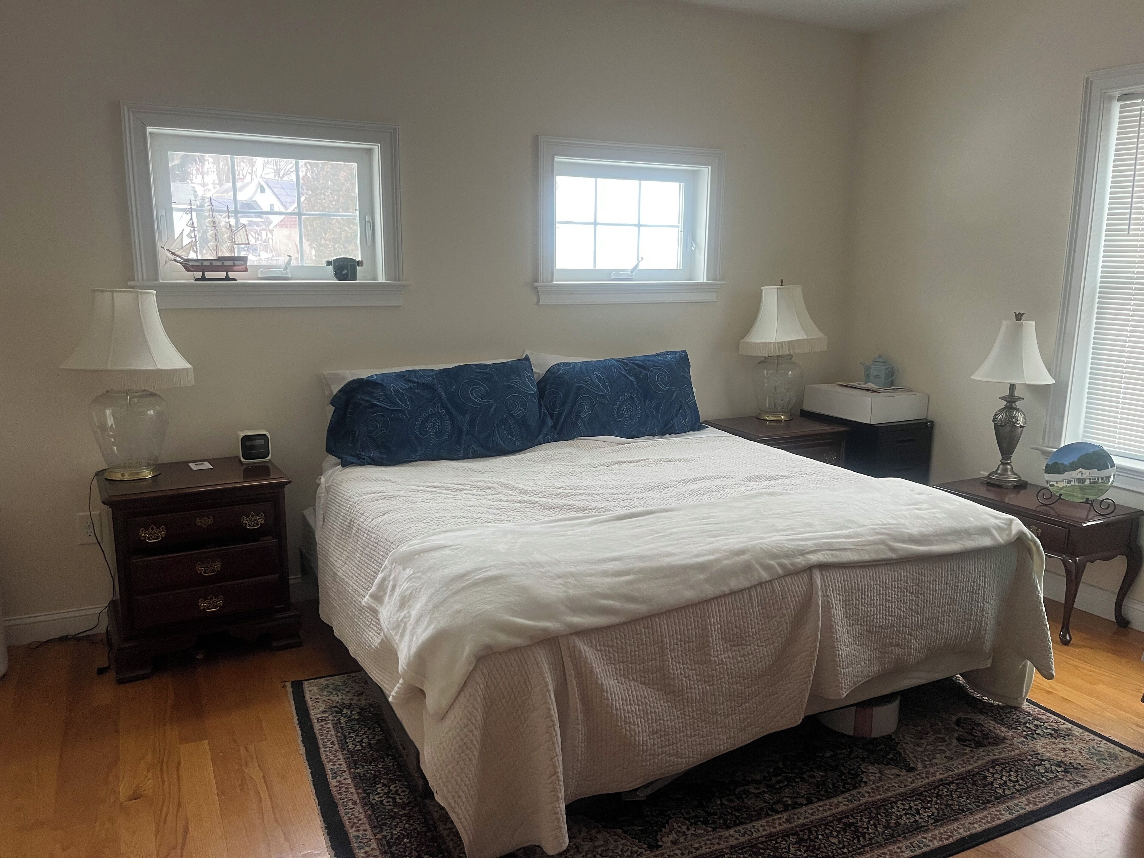 4 bedrooms, internet, bed sheets