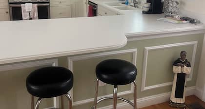 Perfect 4-bedroom townhome with AC in beautiful Woburn