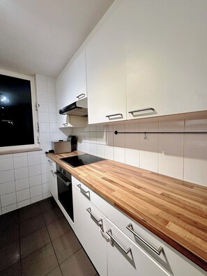 Unclassified image, 3 of 21, button