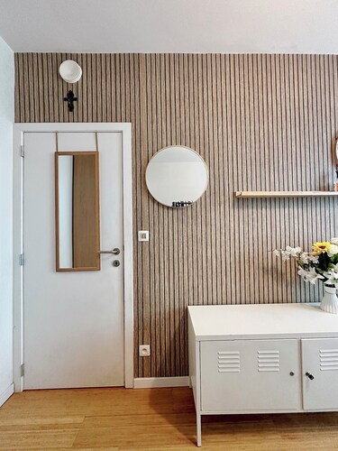 Room for 3 people with private bathroom close to the mid station