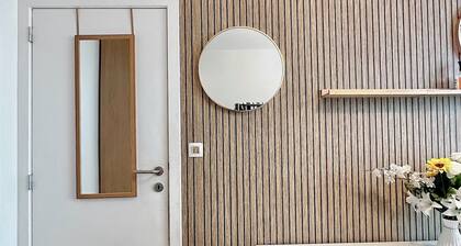 Room for 3 people with private bathroom close to the mid station