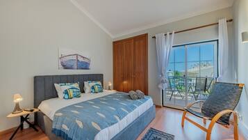 Villa - balkong - havsutsikt | Mörkläggningsgardiner och gratis wi-fi