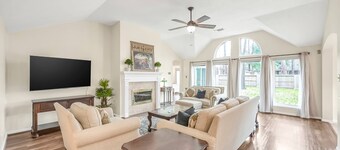 NEW! 3BR The Woodlands Home | Fully Equipped Kitchen | Fenced Yard | King Bed