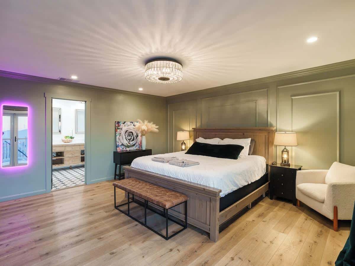 4 chambres, fer et planche à repasser, lit parapluie, Wi-Fi