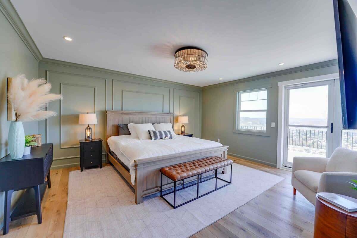 Strykjärn/strykbräda, resesäng, wi-fi och sängkläder