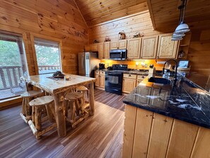 Fridge, microwave, oven, stovetop - Willow Haven Mountain Cabin (Sevier County)