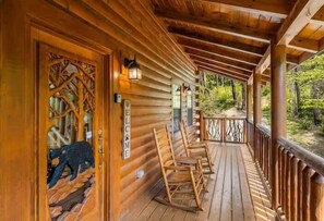 Terrace/patio - Willow Haven Mountain Cabin (Sevier County)