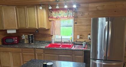 Charming 1-bedroom house on 2 acres in peaceful Orrington