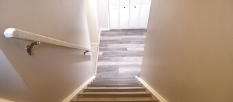Cozy&Private Basement Suite. Minutes from Airport, Highway, College, Restaurants