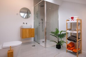 Apartment | Bathroom - Snuggly Corner by Trip2Portugal (Figueira da Foz)