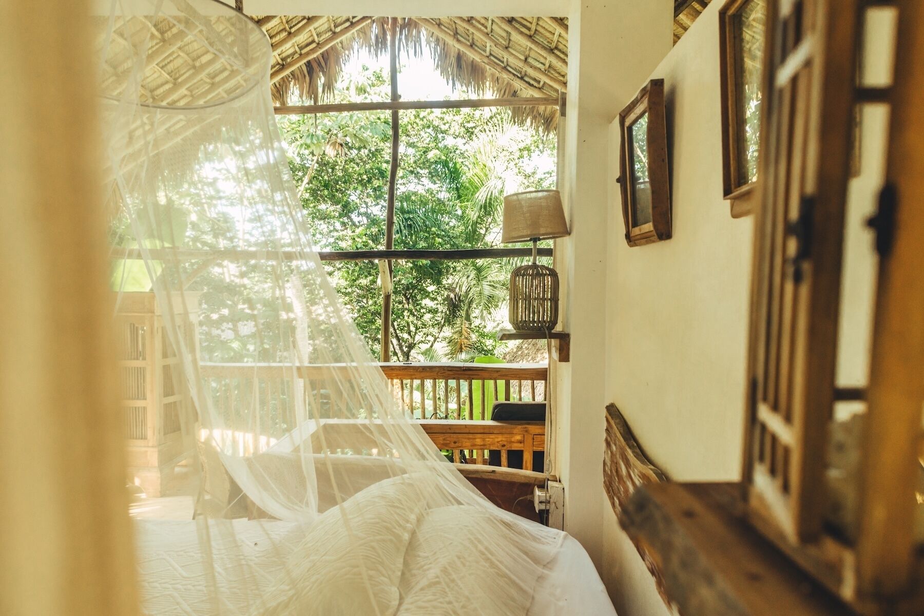 Casa de árbol superior, vista al jardín | Caja de seguridad en la habitación y wifi gratis 