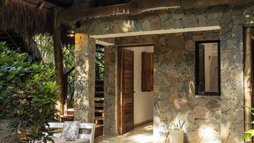 Family Cabin, Garden View | Property grounds
