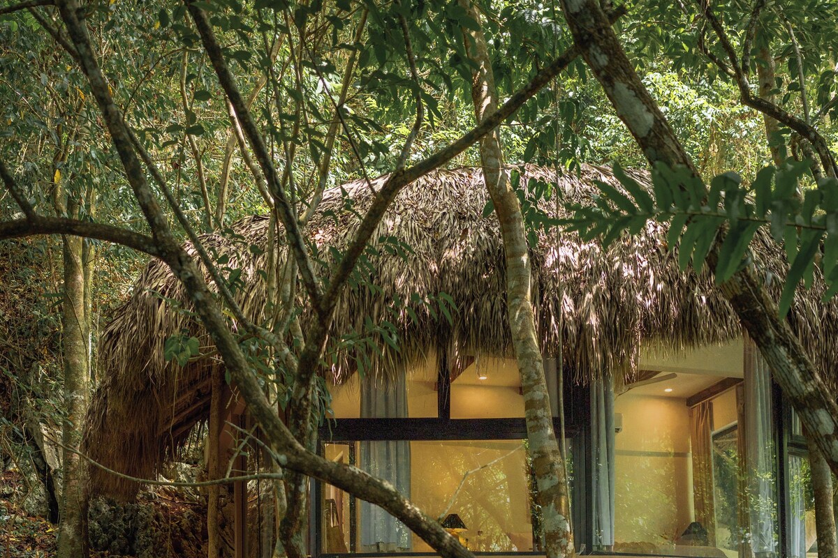 Luxury Duplex | In-room safe, WiFi (free), individually decorated