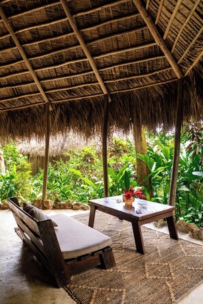 Standard Twin Room, Garden View | Outdoor dining - El Valle lodge (samana)