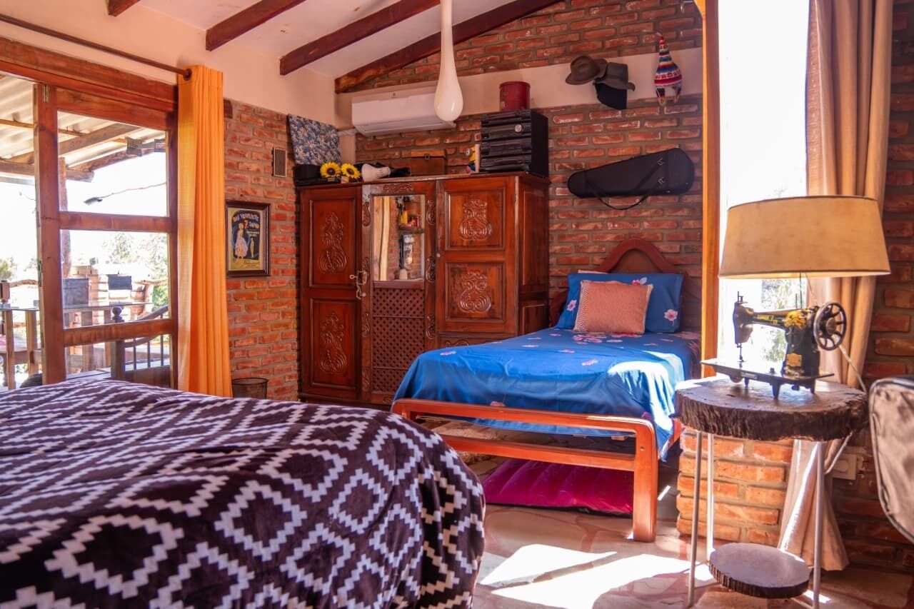 WiFi, bed sheets