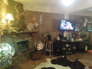 Interior - Cabaña Renacer (cozy place, garden, nature, rustic, handmade, vintage) (Santa Cruz de la Sierra)