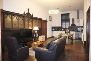 Living area - Luxury Converted Church (Droylsden)