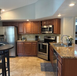 Fridge, microwave, oven, stovetop - Cornerstone Hilltop Retreat (Inverness)