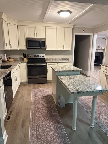 Charming Whole Home in Aiken's Horse Country