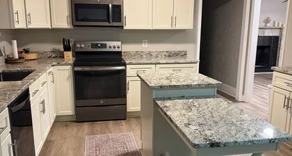 Charming Whole Home in Aiken's Horse Country