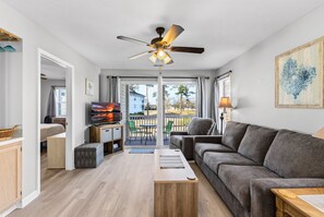 TV - River Oaks Retreat in Carolina Forest | Rive Oaks 35F (Myrtle Beach)