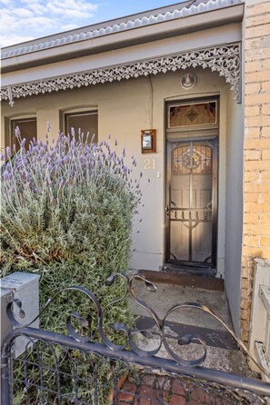 Exterior detail - Stylish Northcote Retreat - walk to cafes (Northcote)