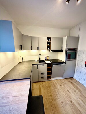 Nicht klassifiziertes Bild, 2 von 16, Schaltfläche