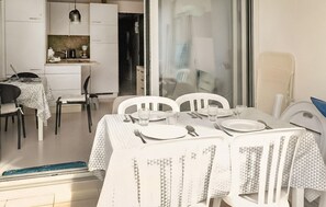 Dining - 1 bedroom amazing apartment in La Grande-Motte (La Grande-Motte)