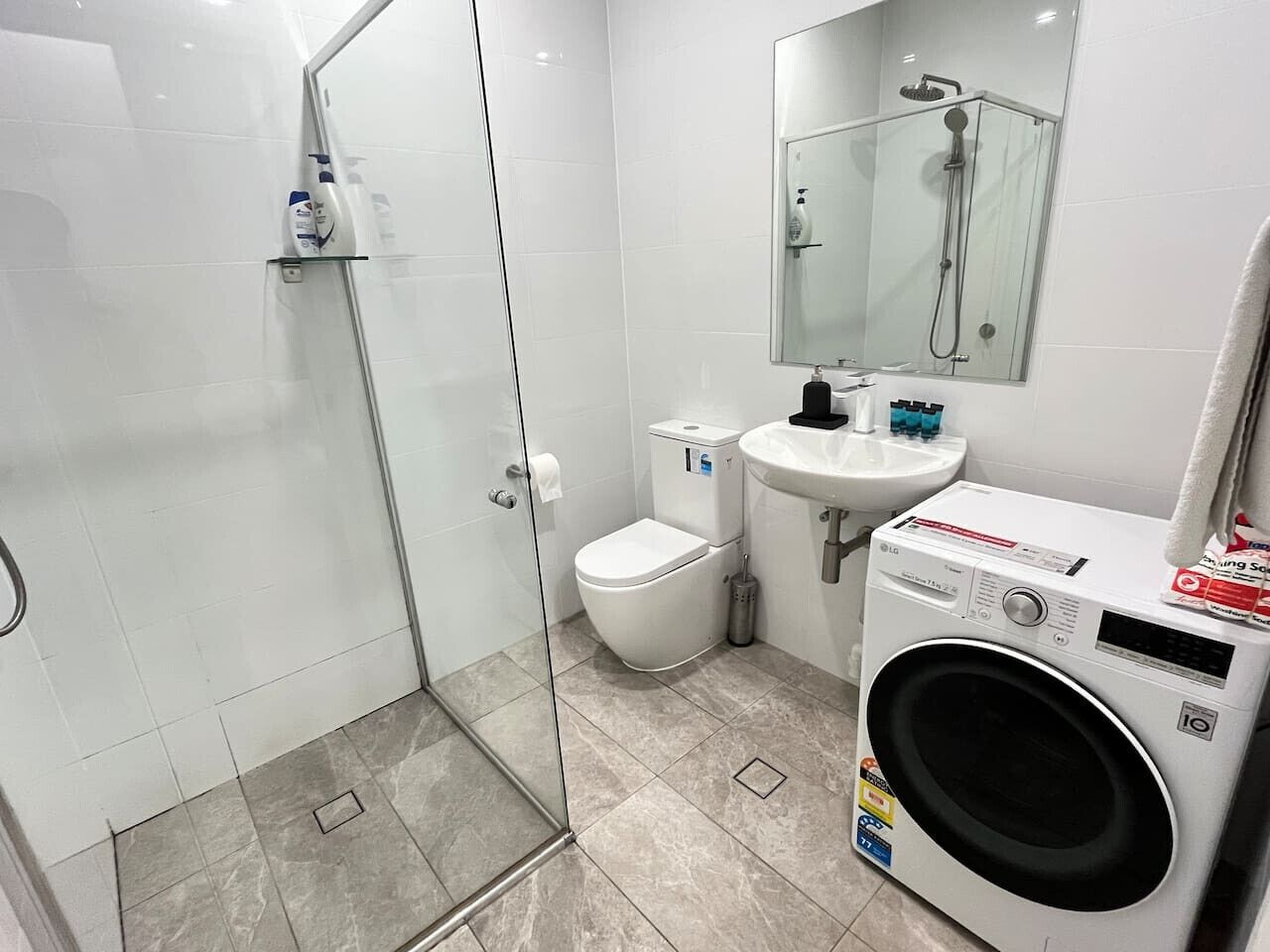 Dusche, umweltfreundliche Kosmetikartikel