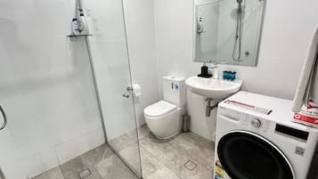 Dusche, umweltfreundliche Kosmetikartikel