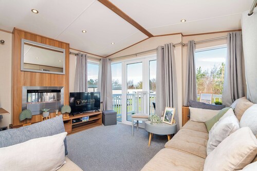 Family Friendly|Pool |Seton Sand |Parking| Sleep 7